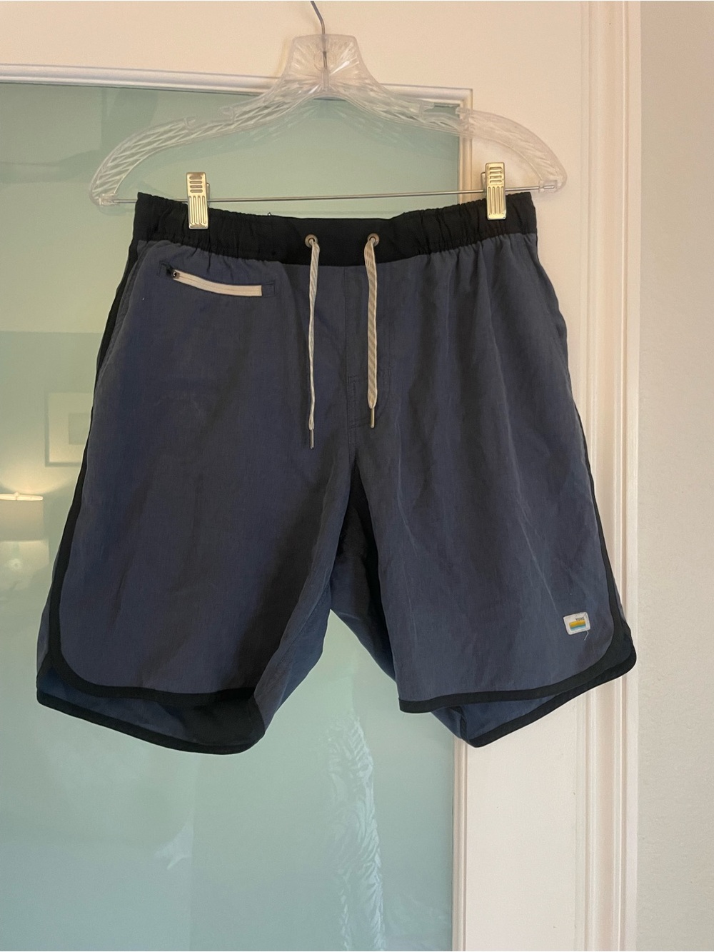 Vuori Banks Shorts Mens Small 5” Drawstring Pockets Blue Size Small